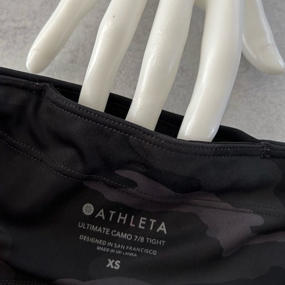 Athleta Ultimate Camo 7/8 Tight Gym Run Studio Training Stash Pocket Legging XS - Picture 5 of 10